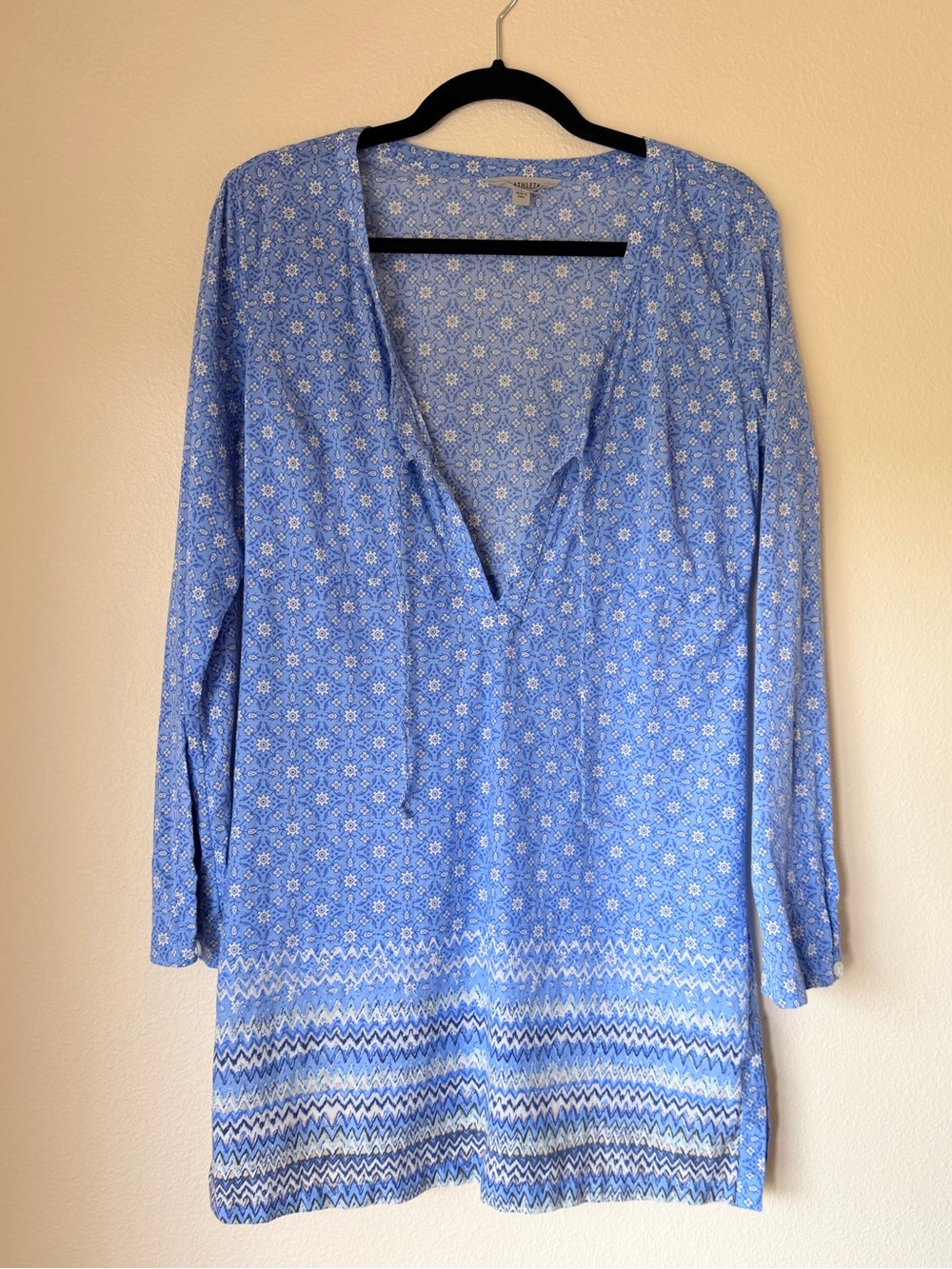 Athleta Lightweight V-Neck Tunic Top, Size Small